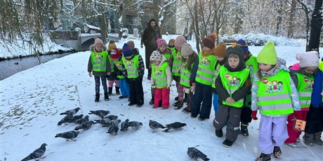 5-latki-zwiedzaja-park-w-zimowej-szacie-13756.jpg